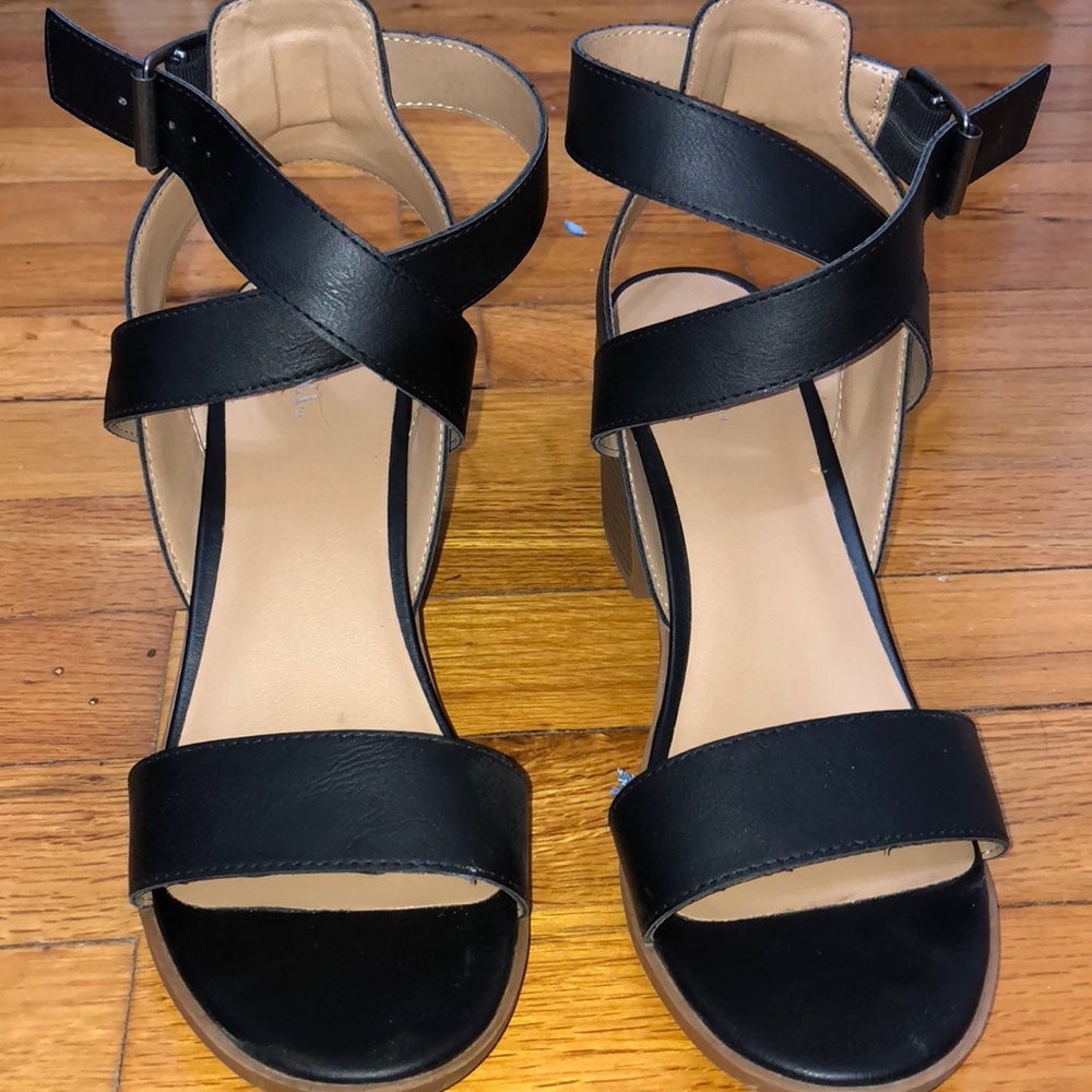 Block heel sandals